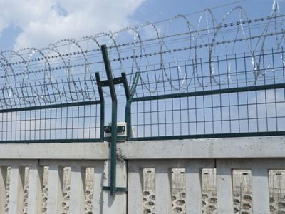 鐵路護(hù)欄網(wǎng) 鐵路護(hù)欄網(wǎng)